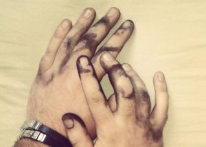 como quitar tinta de impresora de las manos